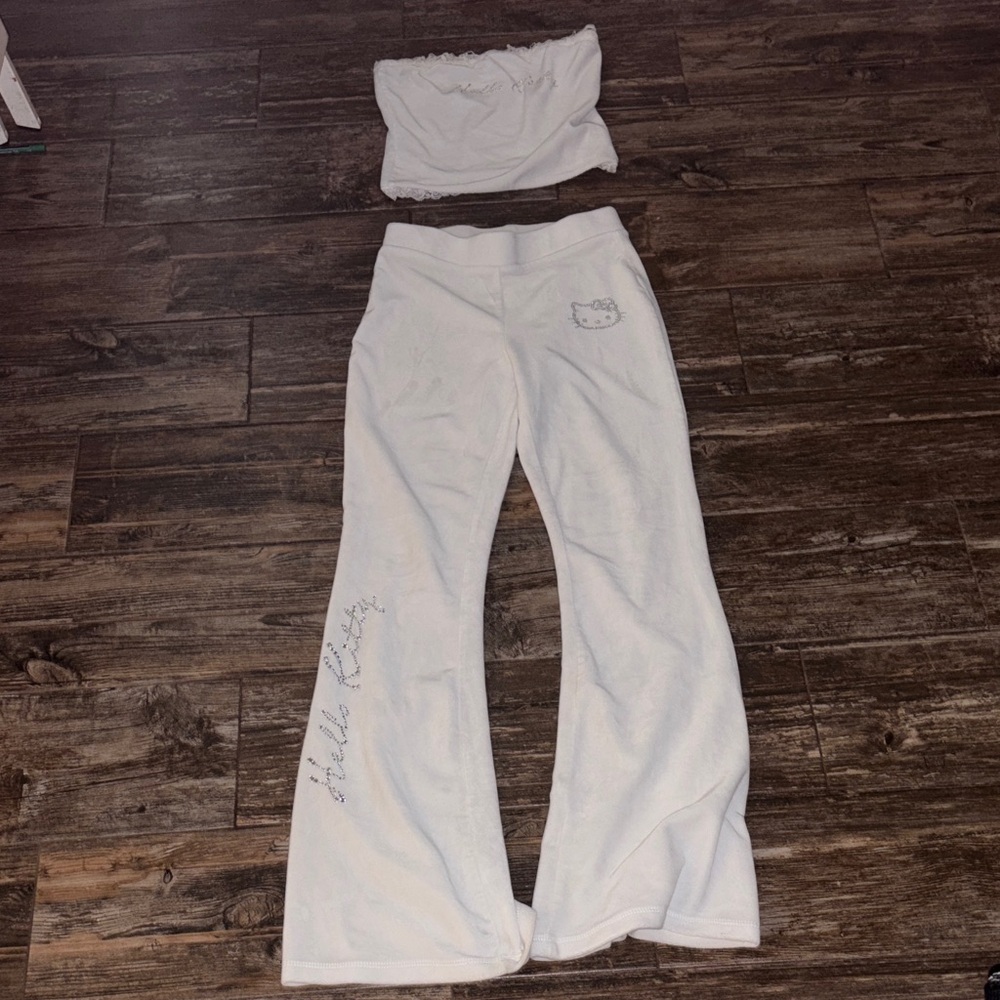 Hello Kitty White Flare Leg Pants & Lace Trim Tank Top - Picture 4 of 14